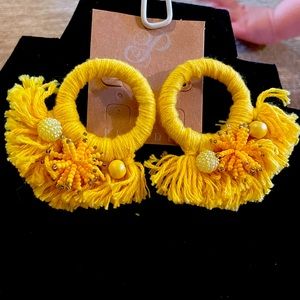 Plunder vintage earrings